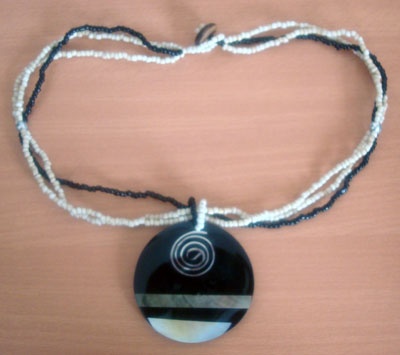 black and yellow mop shell necklace